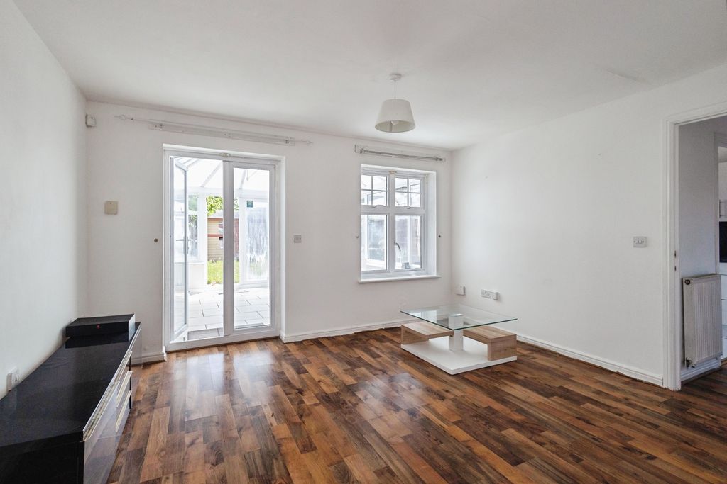 Property photo 3 of 29 Pbox-Img.Jpg