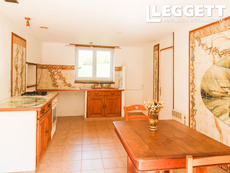 Property photo 3 of 10