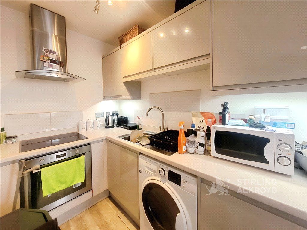 Property photo 2 of 7 Kitchen