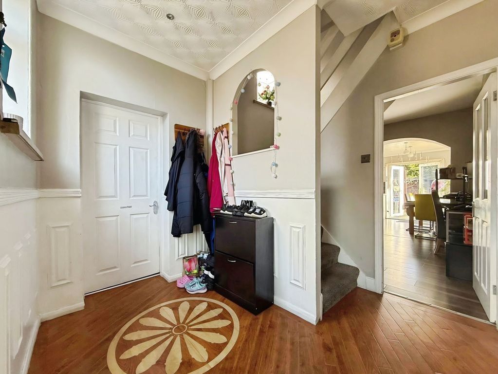 Property photo 2 of 17 Photo 11