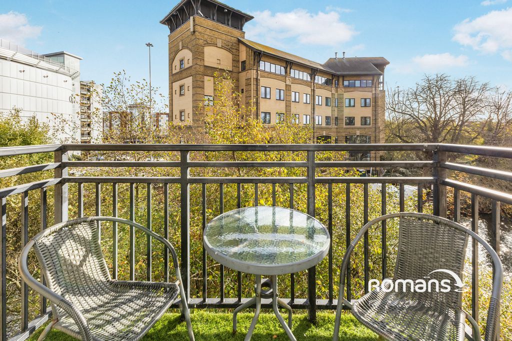 Property photo 2 of 11 Photo