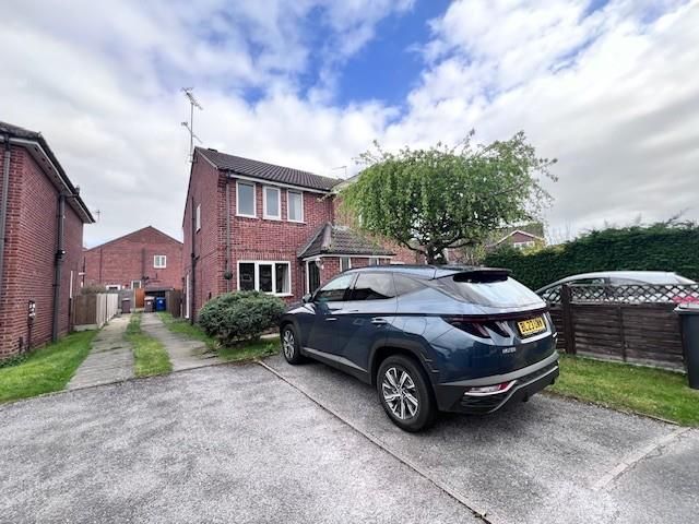 Property photo 1 of 9 15 Hoselett Field Road Front.Jpg