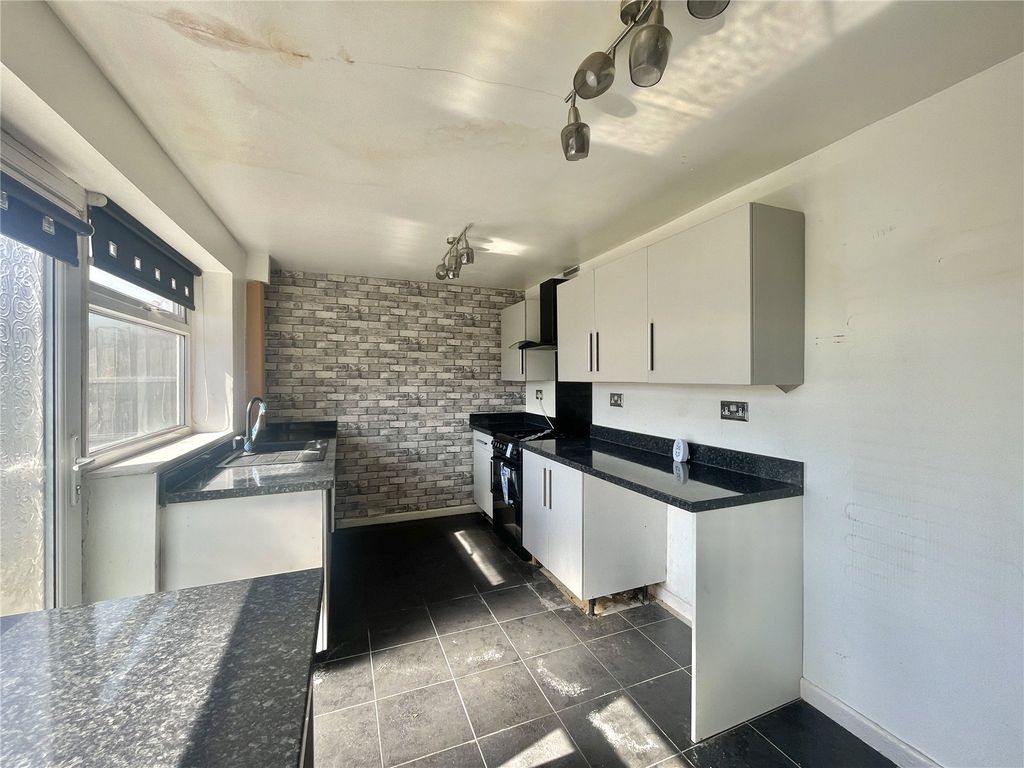 Property photo 3 of 18 Picture No. 04