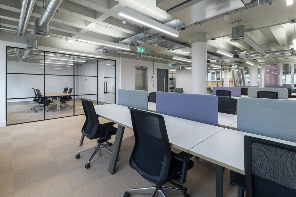 Property photo 2 of 32 30-31 Furnival Street  Modern Openplan Office With Conference Room.Jpg