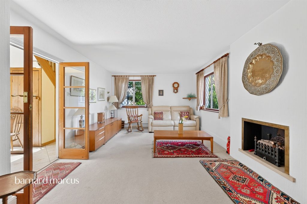 Property photo 3 of 12