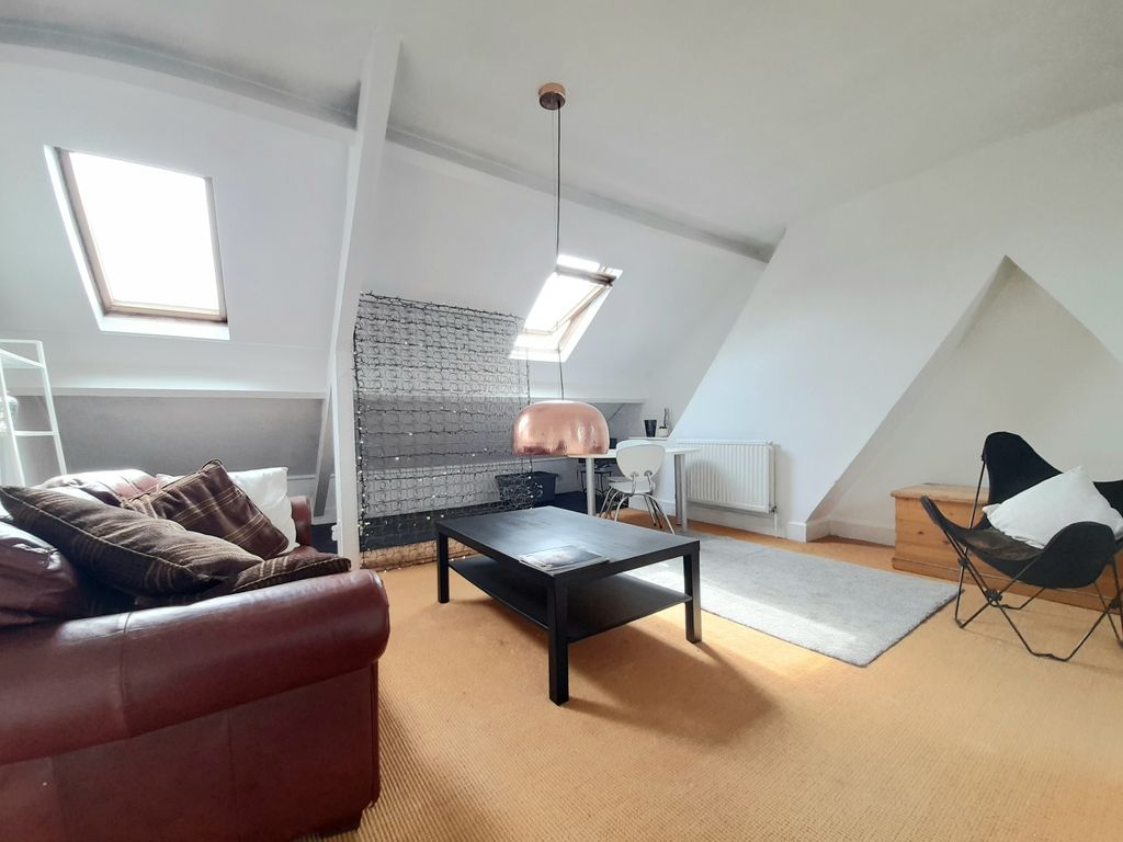 Property photo 2 of 9