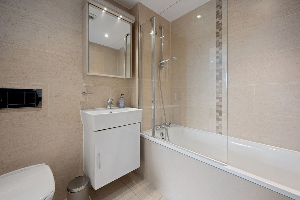 Additional image 12 of 2 bed flat for saleCourtview House, East Molesey KT8