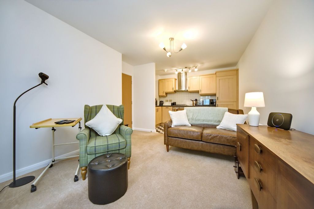 Property photo 2 of 19