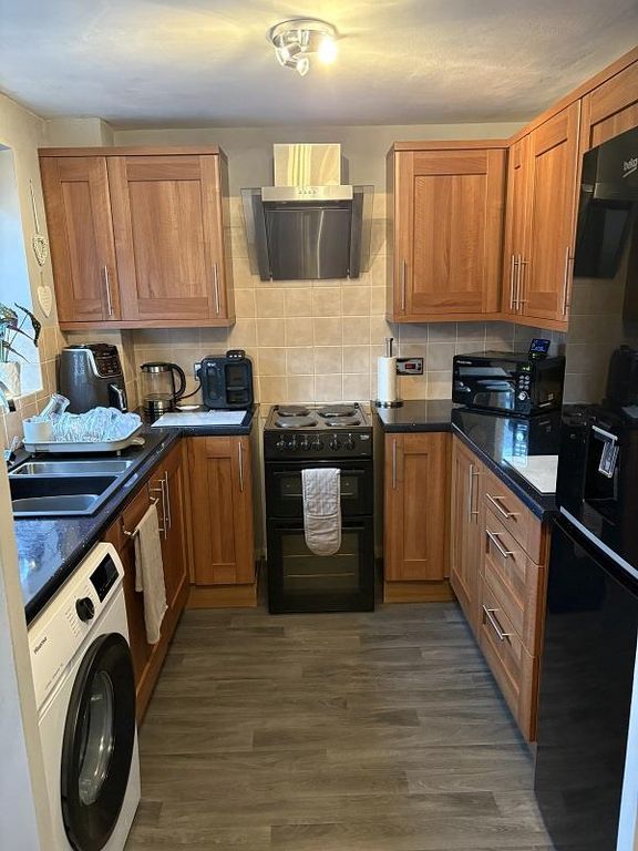 Property photo 3 of 10 46 Byfield - Kitchen.Jpeg