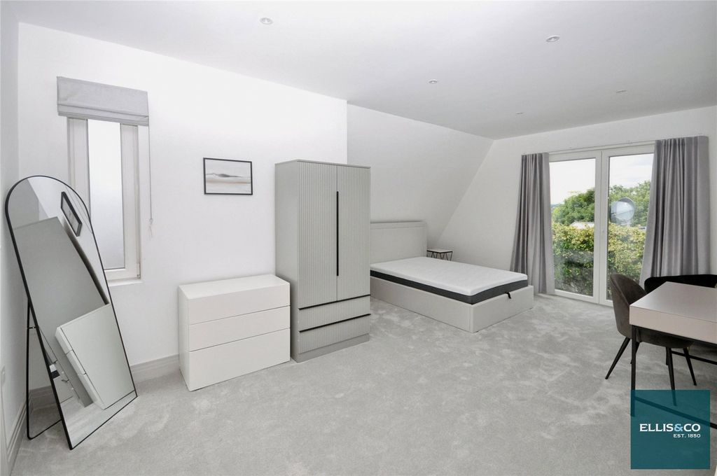 Property photo 1 of 10 Picture No. 16