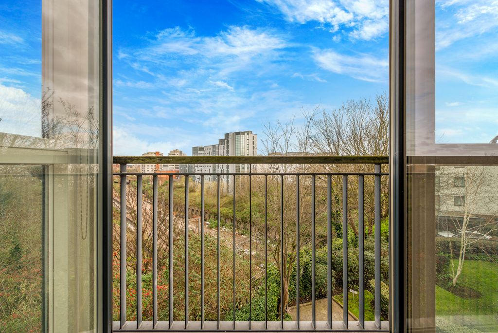 Property photo 1 of 9 Picture No. 12