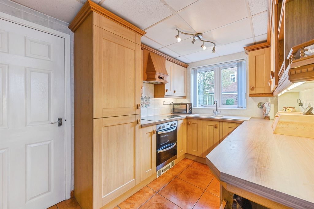 Property photo 2 of 17