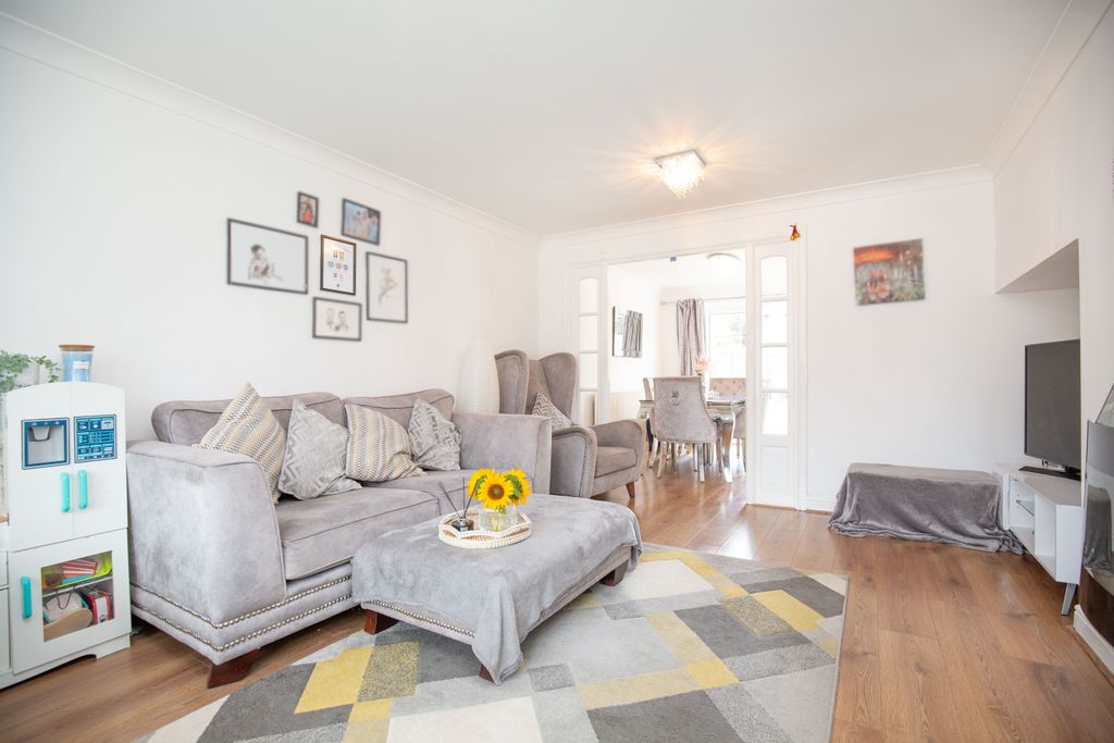 Property photo 3 of 17 58237Ef1-5777-487E-938d-E5050Be95753