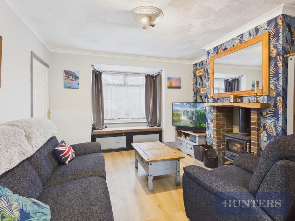 Property photo 3 of 17 Cam05316G0-Pr0326-Still006.Jpg