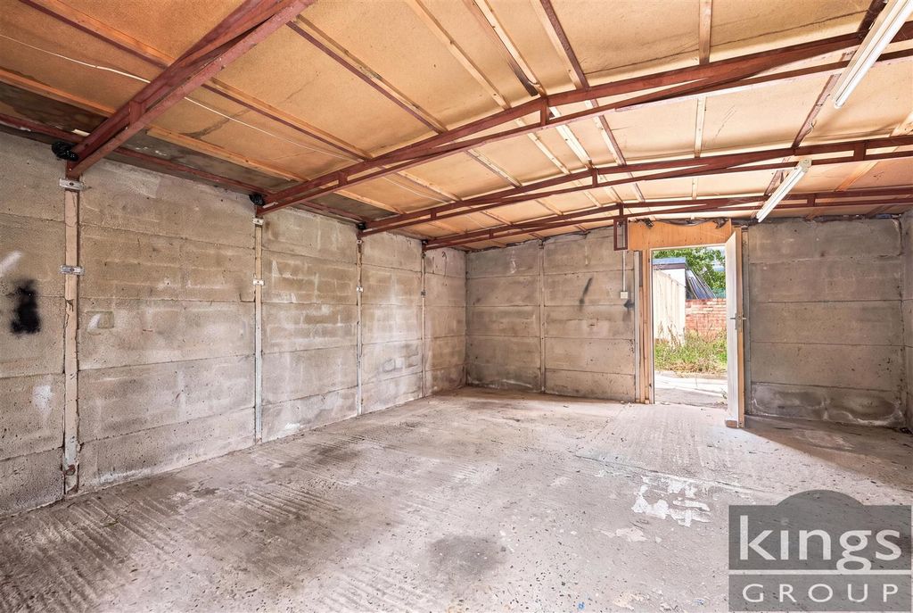Property photo 2 of 26