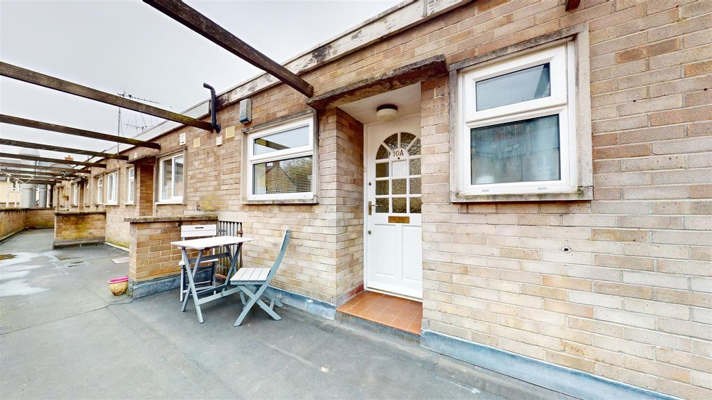 Property photo 1 of 8 Front