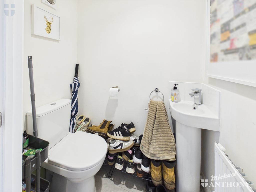 Property photo 3 of 15 Cam03852G0-Pr0578-Still004