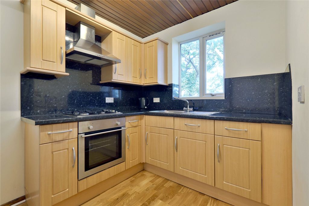 Property photo 2 of 6 Picture No. 09