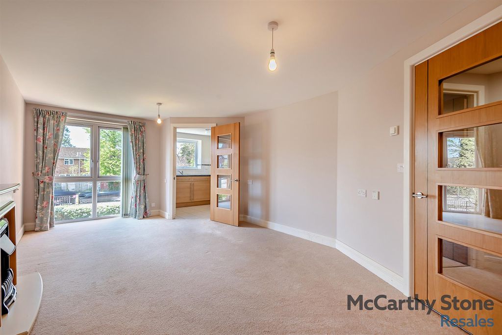 Property photo 2 of 20 8645913-Interior10-800.Jpg