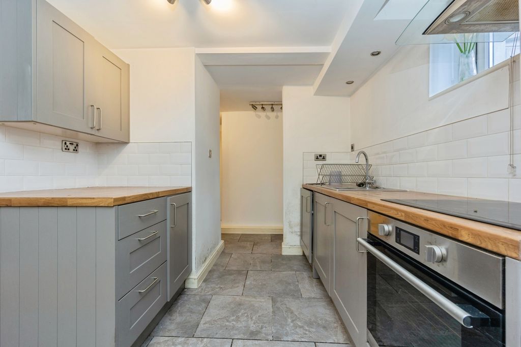 Property photo 3 of 26 Pbox-Img.Jpg
