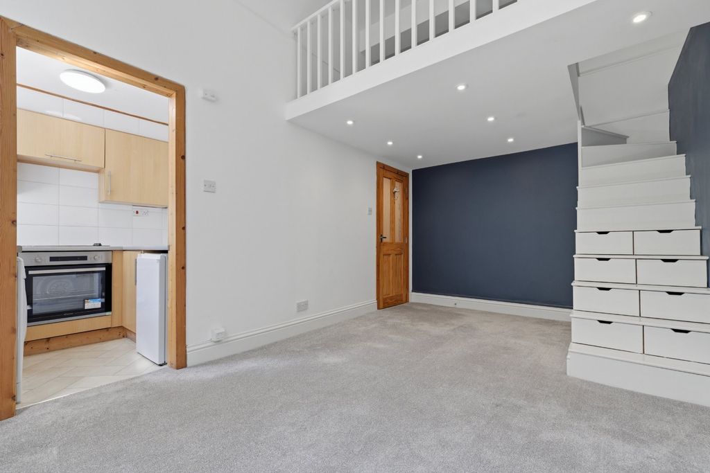 Property photo 3 of 27 Picture No. 08