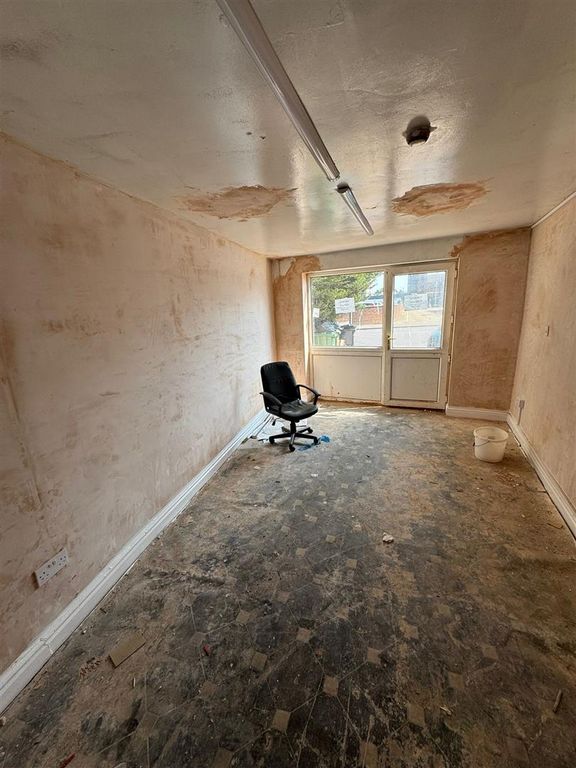 Property photo 3 of 7 3.Jpg