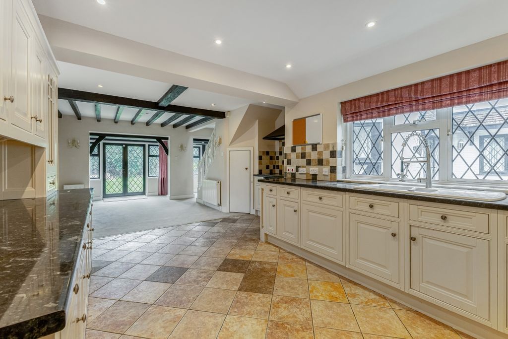 Property photo 3 of 25 110872_Magnolia C...