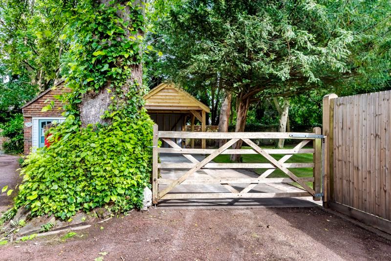 Additional image 37 of 3 bed flat to rentKings Road, Horsham RH13