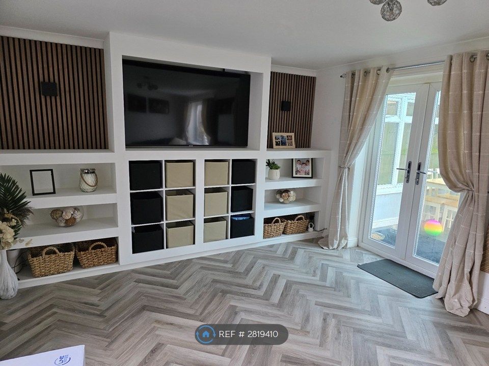 Property photo 3 of 22