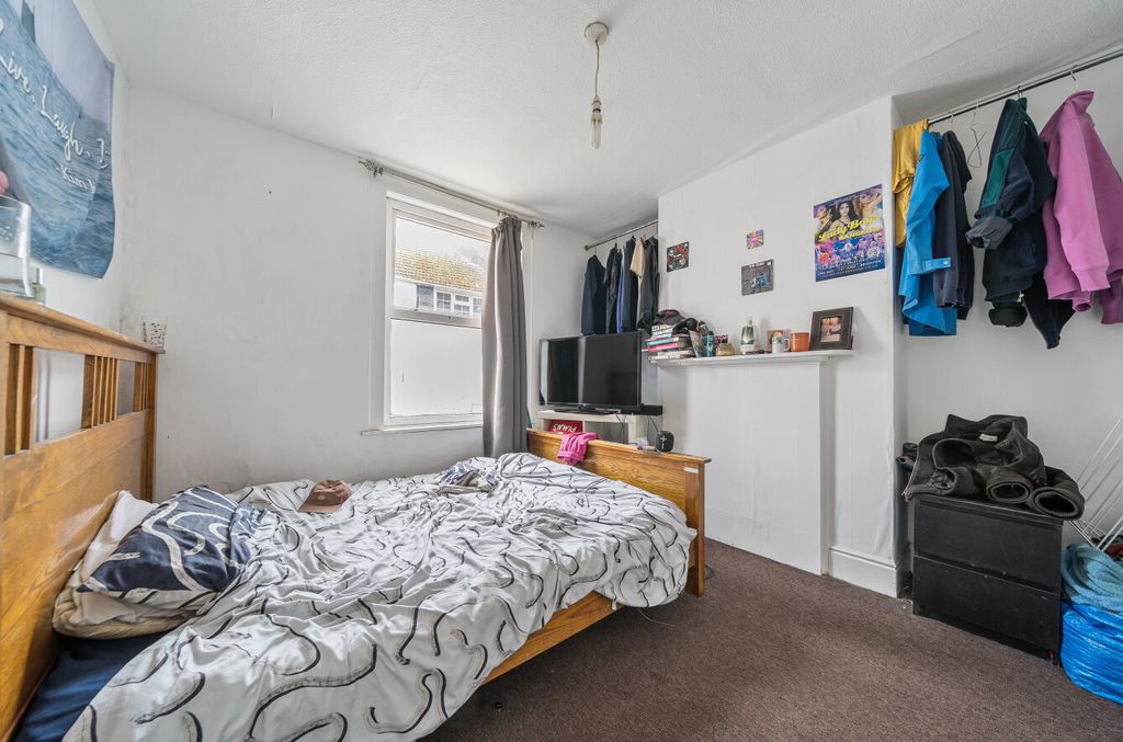 Property photo 2 of 18 1464858-1-6A0c642...