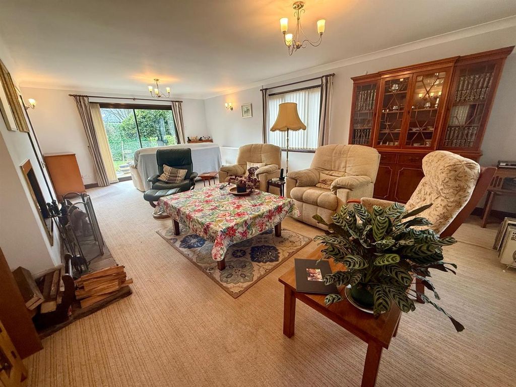 Property photo 2 of 25