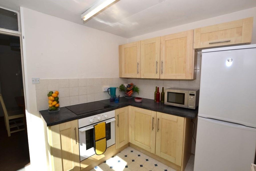 Property photo 2 of 18 Kitchen
