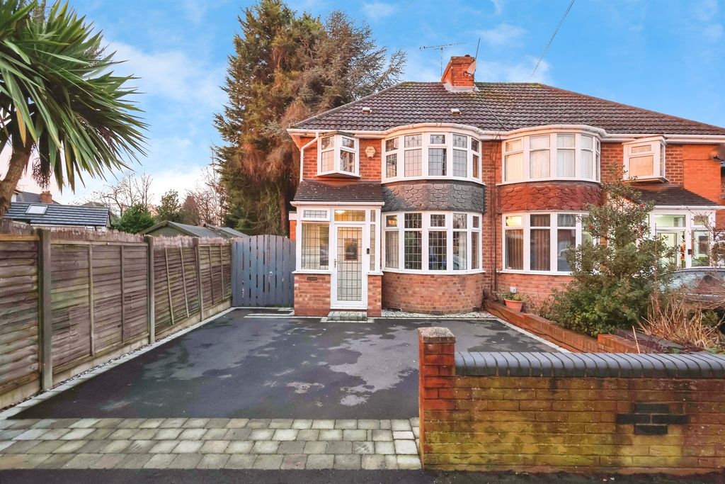 Property photo 2 of 17