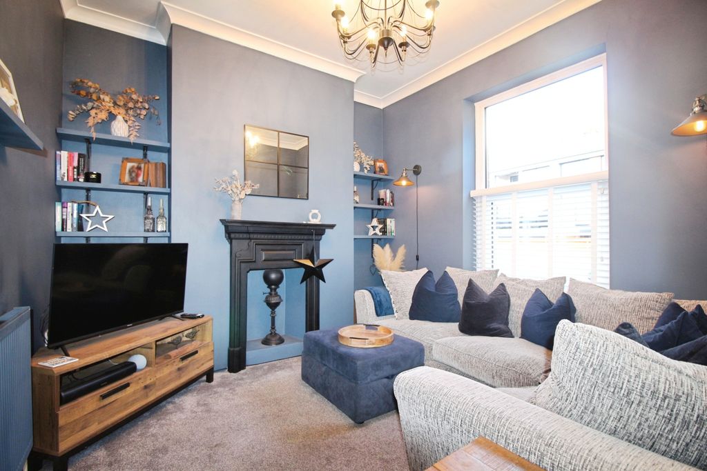 Property photo 2 of 16 Front Sitting Room