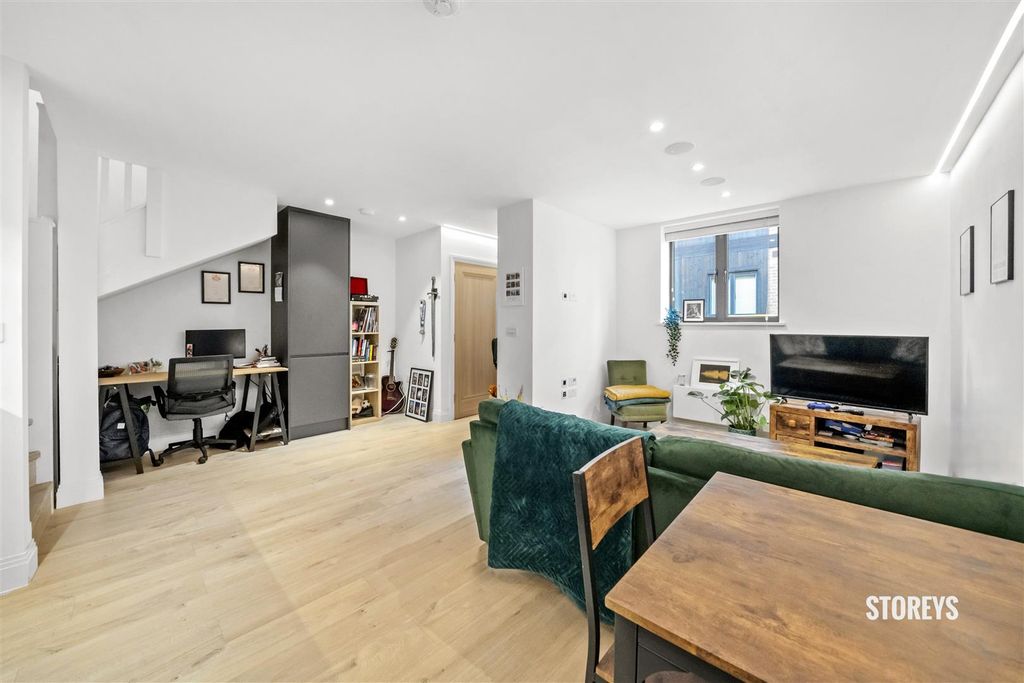 Property photo 3 of 33