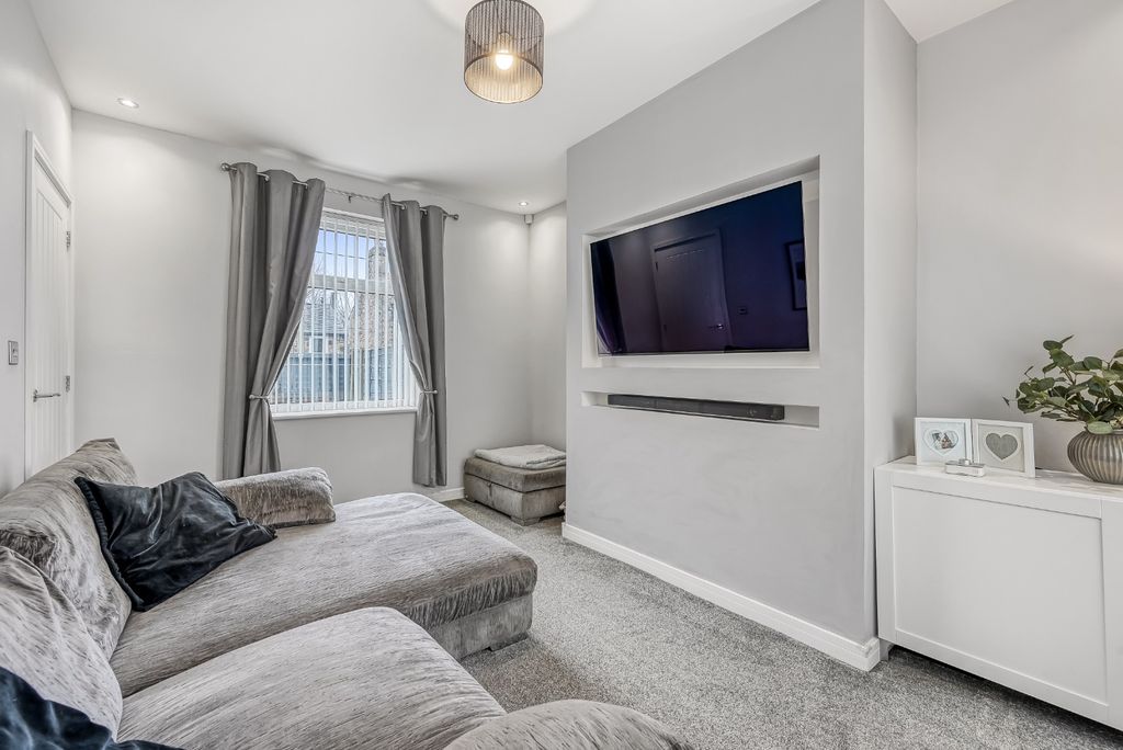 Property photo 2 of 24 4862422