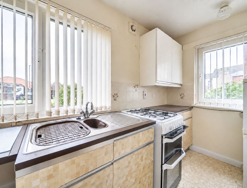 Property photo 3 of 16 Kitchen