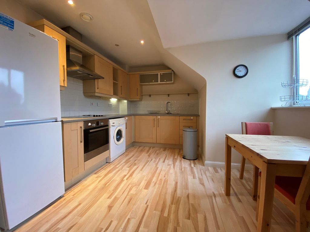 Property photo 2 of 7 Kitchen