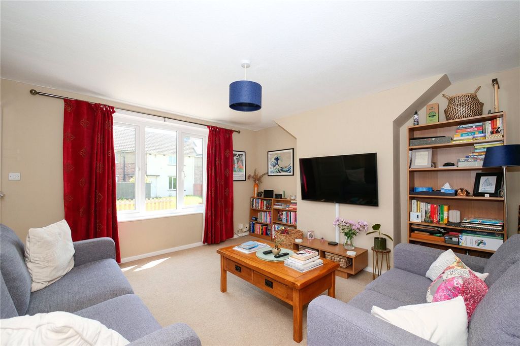 Property photo 2 of 17 Picture No. 24
