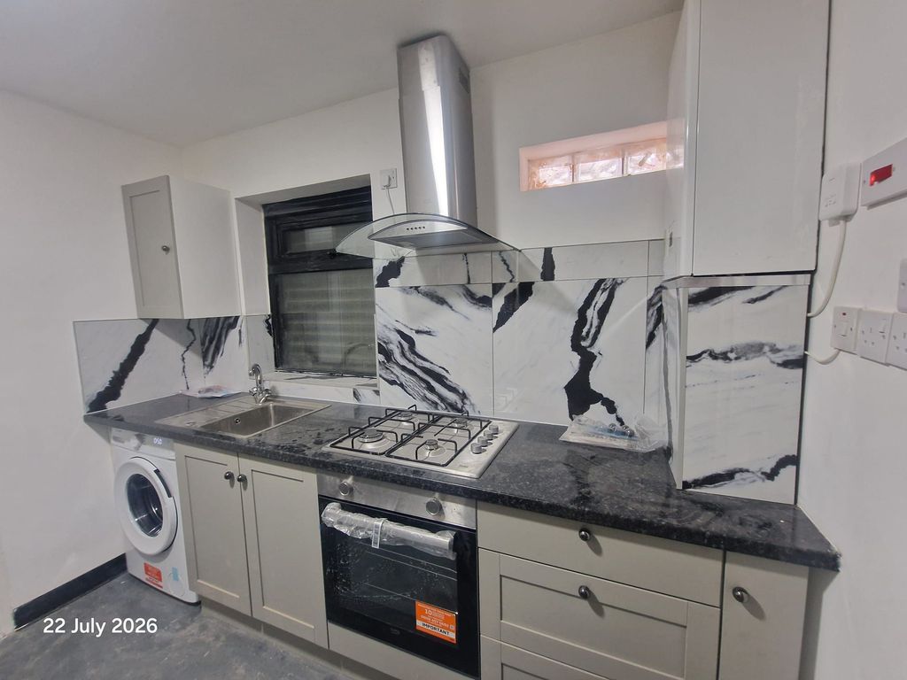 Property photo 1 of 3