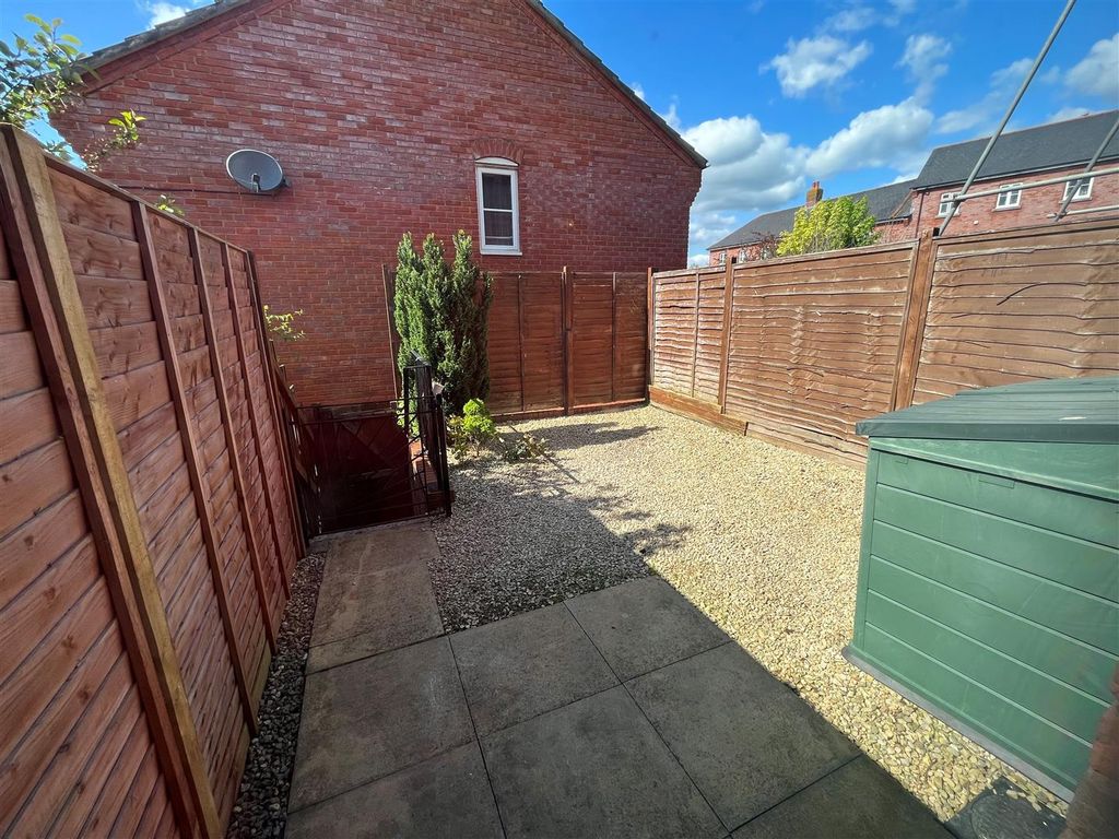 Property photo 3 of 10 Garden 2023