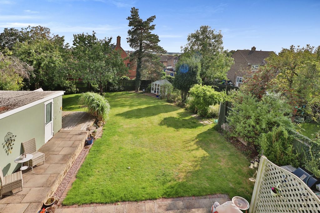 Property photo 2 of 26