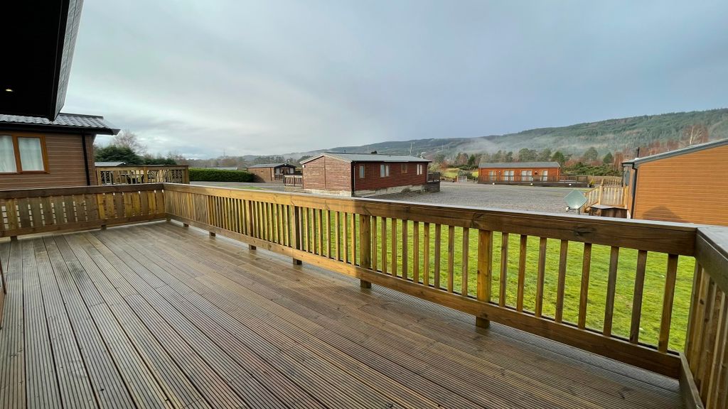 Property photo 3 of 42