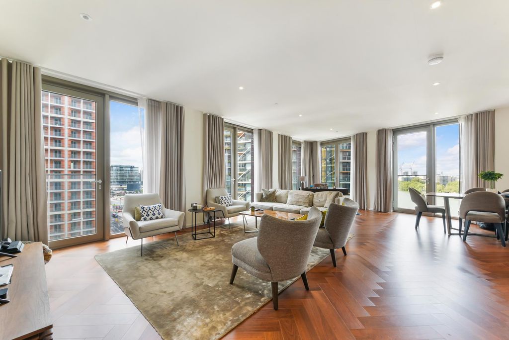 Property photo 2 of 25