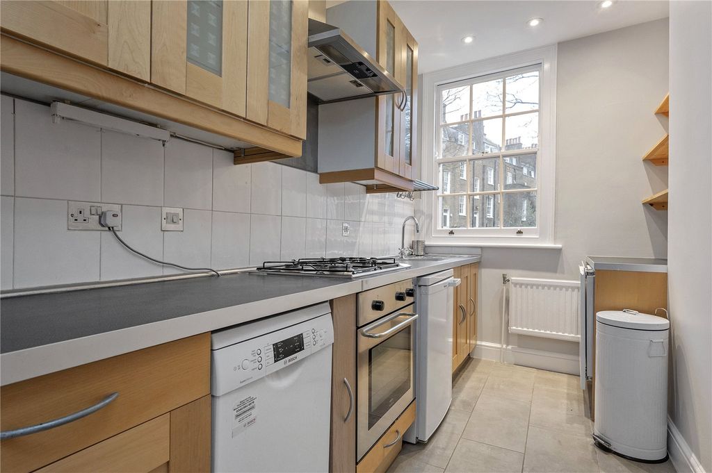 Property photo 2 of 10 Kitchen