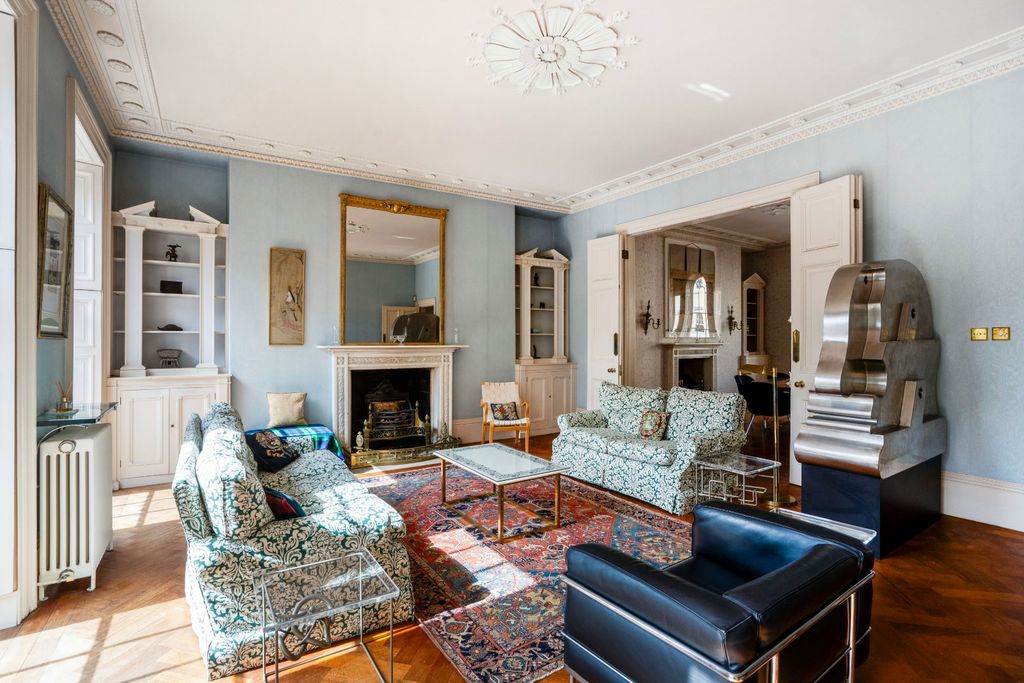 Property photo 3 of 32 Drawing Room