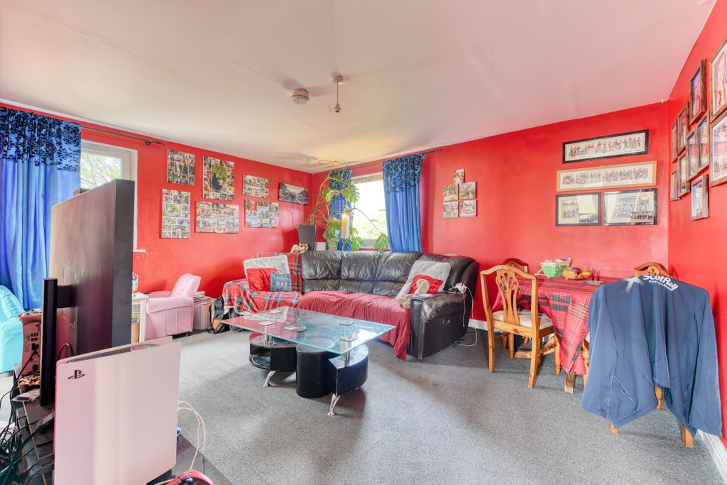 Property photo 2 of 23