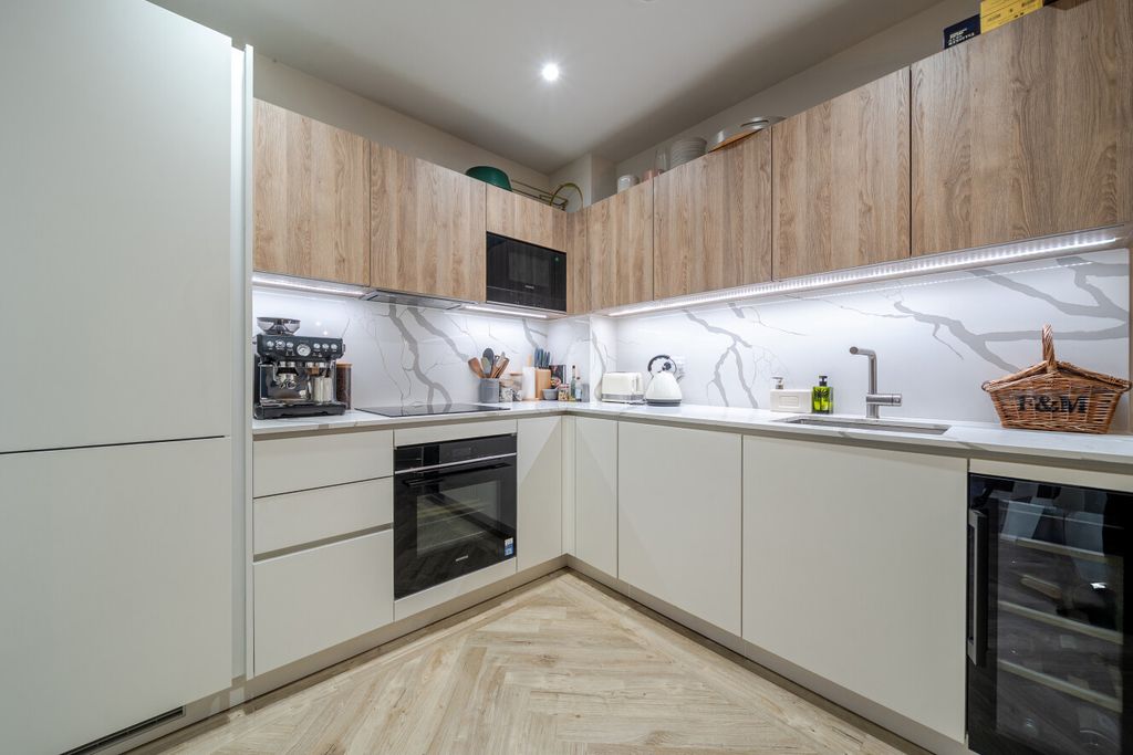 Property photo 1 of 12 1405310-20-6981Cb...