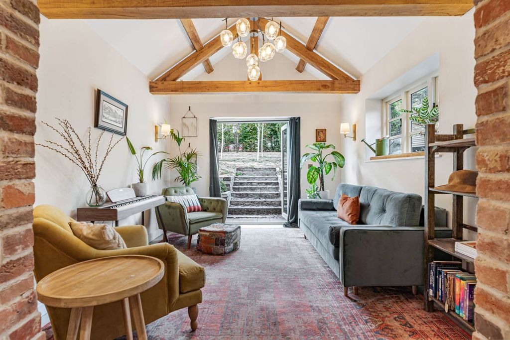 Property photo 1 of 18
