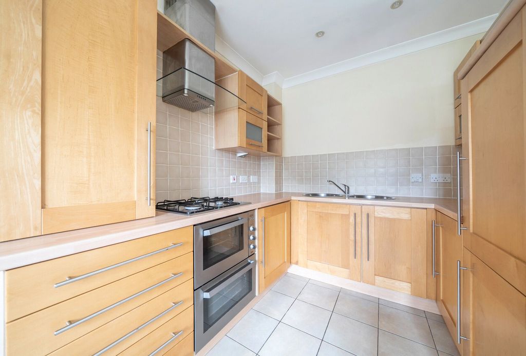 Property photo 2 of 12 Kitchen